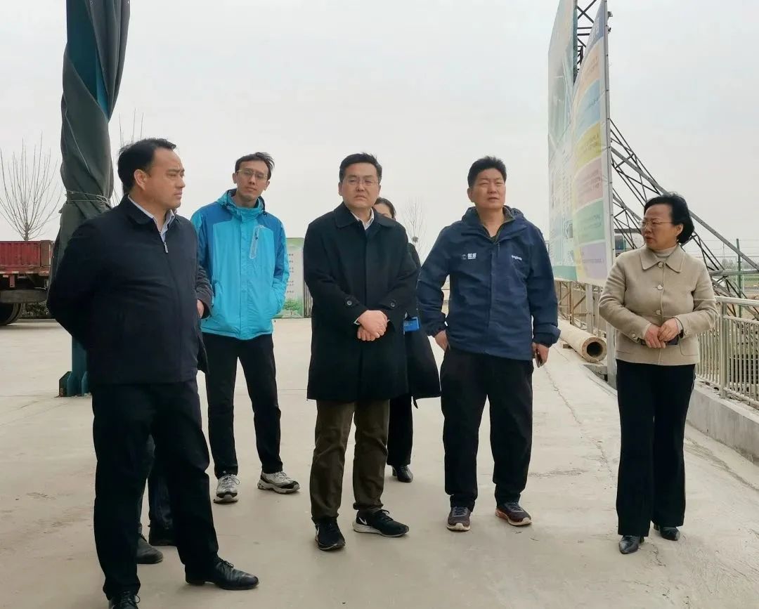 省農(nóng)技推廣中心生防站孫作文站長、青島農(nóng)業(yè)大學(xué)褚棟教授一行到我院調(diào)研