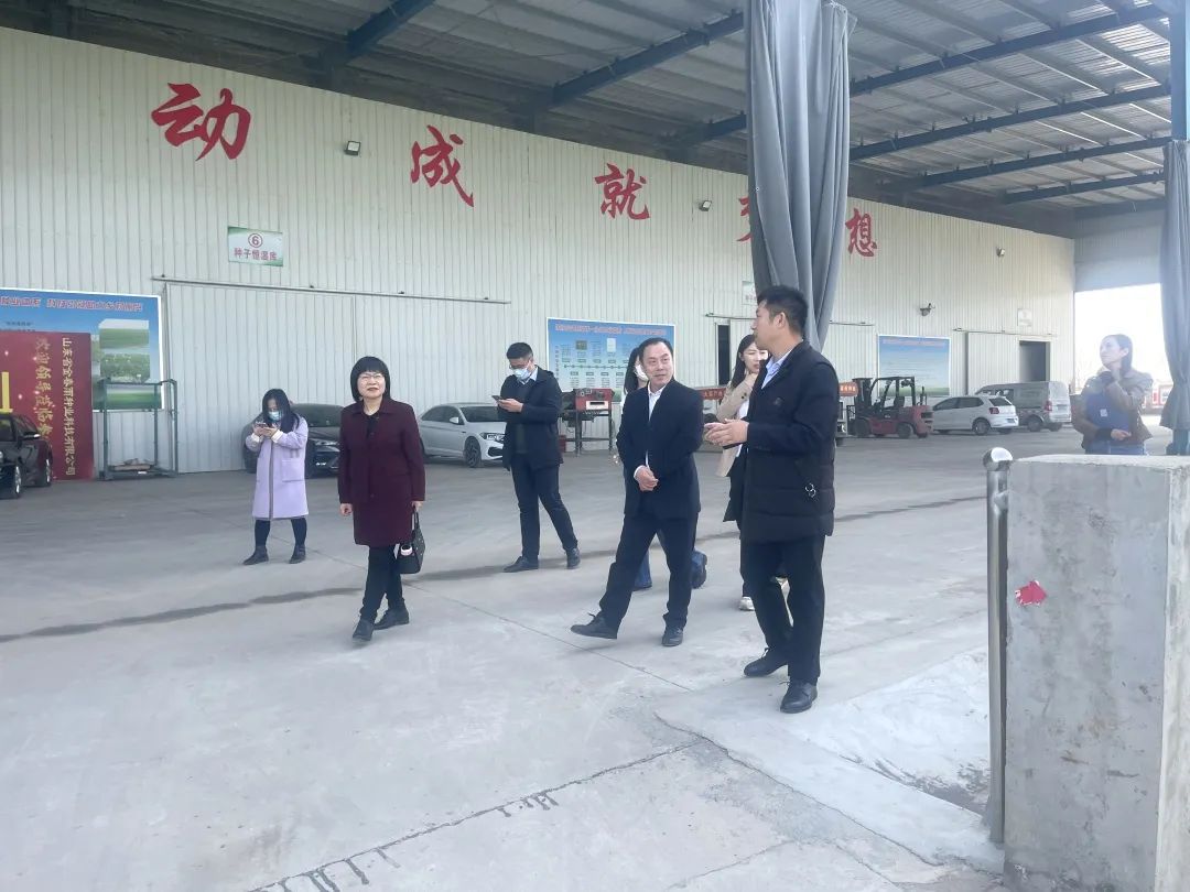 市委黨校經(jīng)濟(jì)學(xué)教研部一行到山東省農(nóng)科院（金鄉(xiāng)）大蒜產(chǎn)業(yè)技術(shù)研究院考察鄉(xiāng)村產(chǎn)業(yè)振興情況