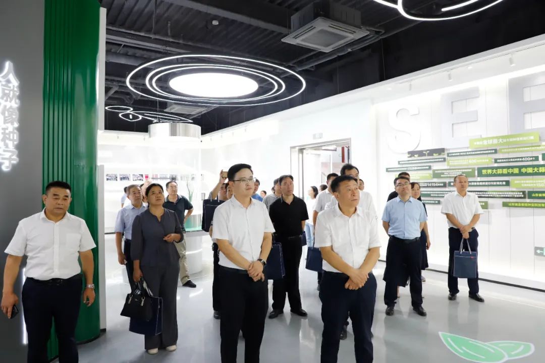 全市供銷(xiāo)系統(tǒng)農(nóng)業(yè)社會(huì)化服務(wù)暨”三秋“農(nóng)業(yè)生產(chǎn)技術(shù)培訓(xùn)班在金春雨公司舉辦
